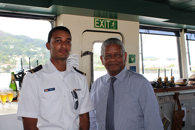 Seychelles’ President congratulates French naval officers involved in major drug bust