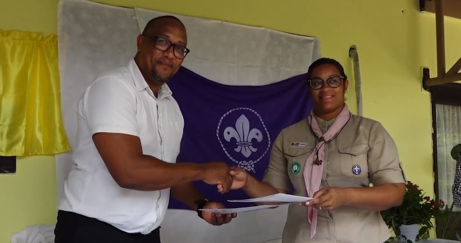 Scout Seychelles in adopte lakour dimoun aze lo La Digue pour 3an