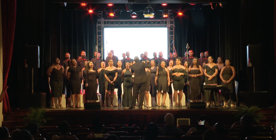 Lakoral Mahé Chamber Choir in selebre 20 zot legzistans avek en spektak