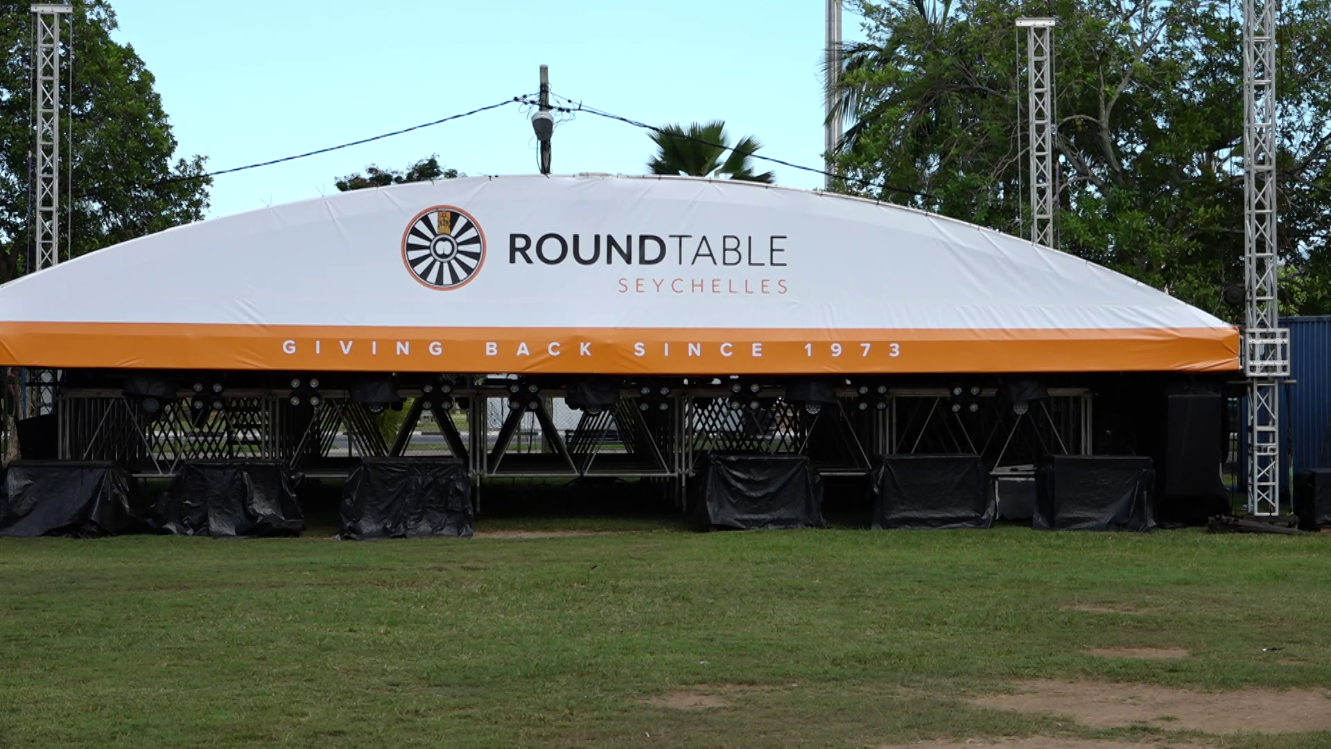 Roundtable Seychelles i Pare pour Regatta Soundz pandan Wikenn Anvil