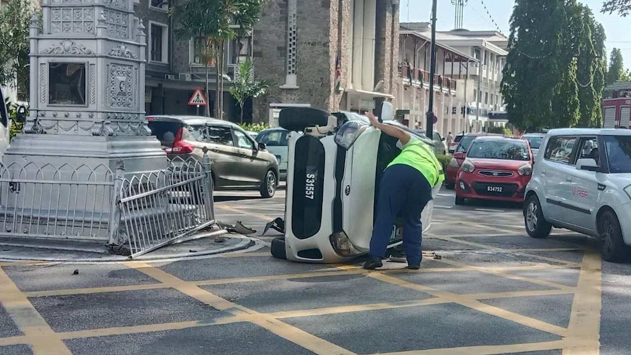 Travay reparasyon dirzans kot Lorloz apre aksidan loto ki ti tap avek baraz